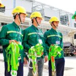8 tiêu chí quan trọng cần biết khi may áo công nhân xây dựng